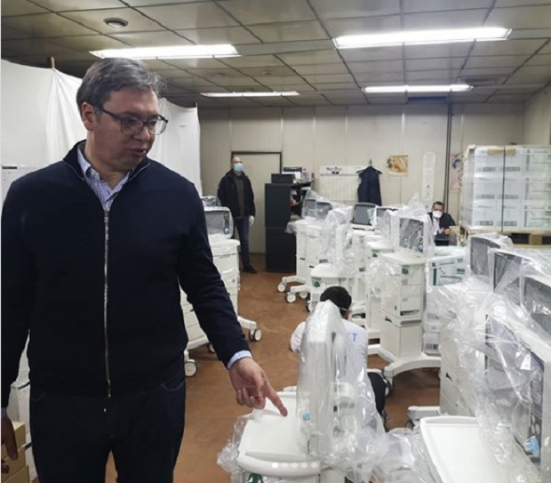 Председник Вучић: У КЦС стигли нови респиратори, борићемо се и победићемо! (ФОТО)